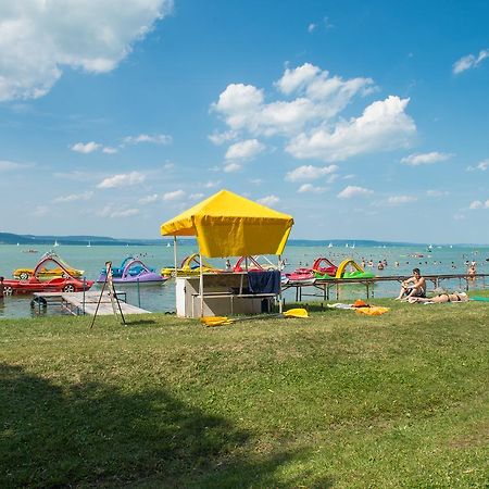 Familia Hotel Balatonboglár Dış mekan fotoğraf